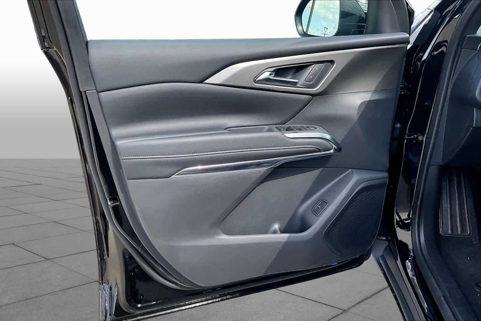 2027 Chevrolet Traverse LT - Photo 11