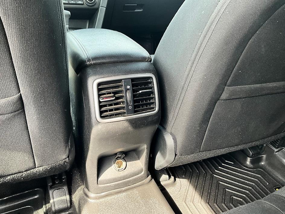 Used 2018 Red Kia LX image 26