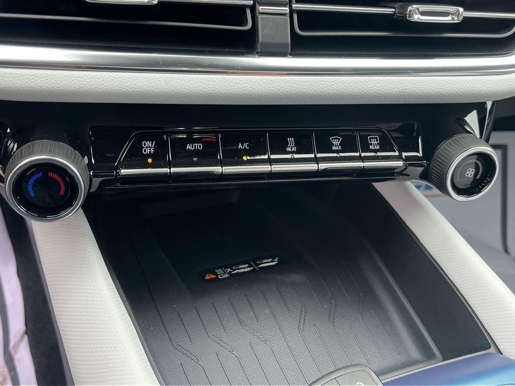 2025 Chevrolet Equinox EV LT - Photo 13
