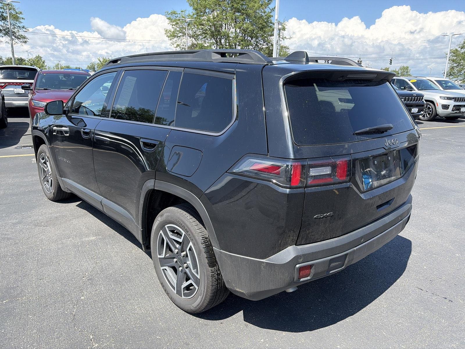 Used 2026 Diamond Black Crystal Pearlcoat Jeep Laredo image 7
