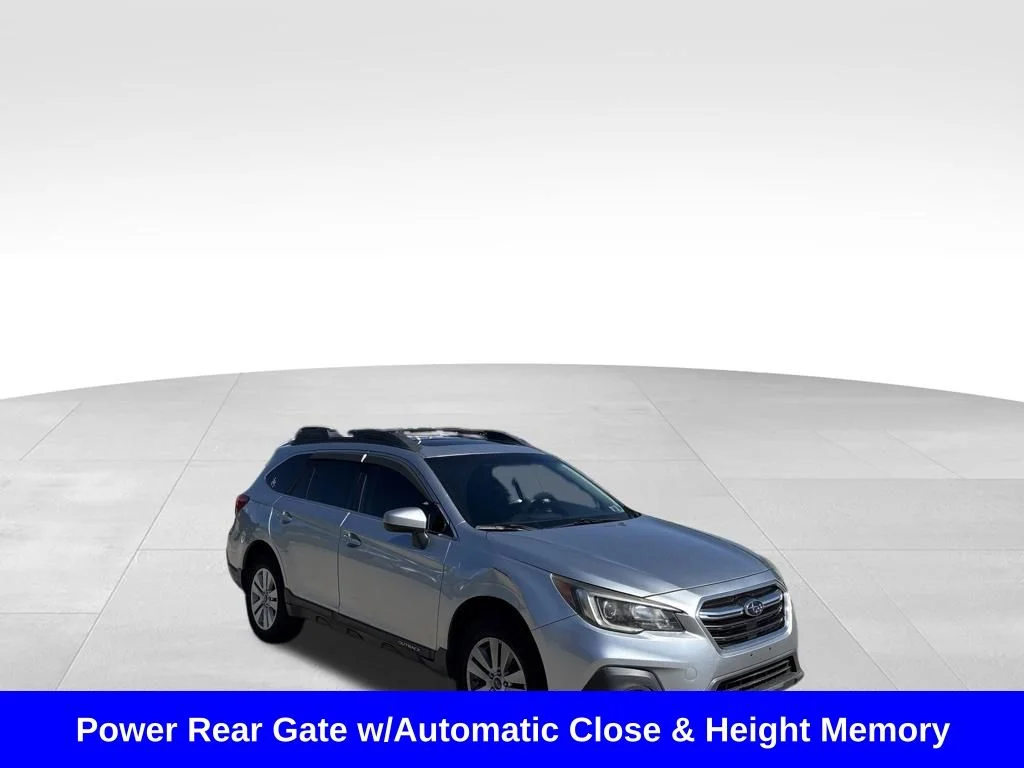 Used 2018 Silver Subaru 2.5i Premium image 9