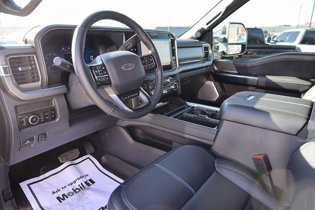 2025 Ford F-350 Super Duty Platinum - Photo 12