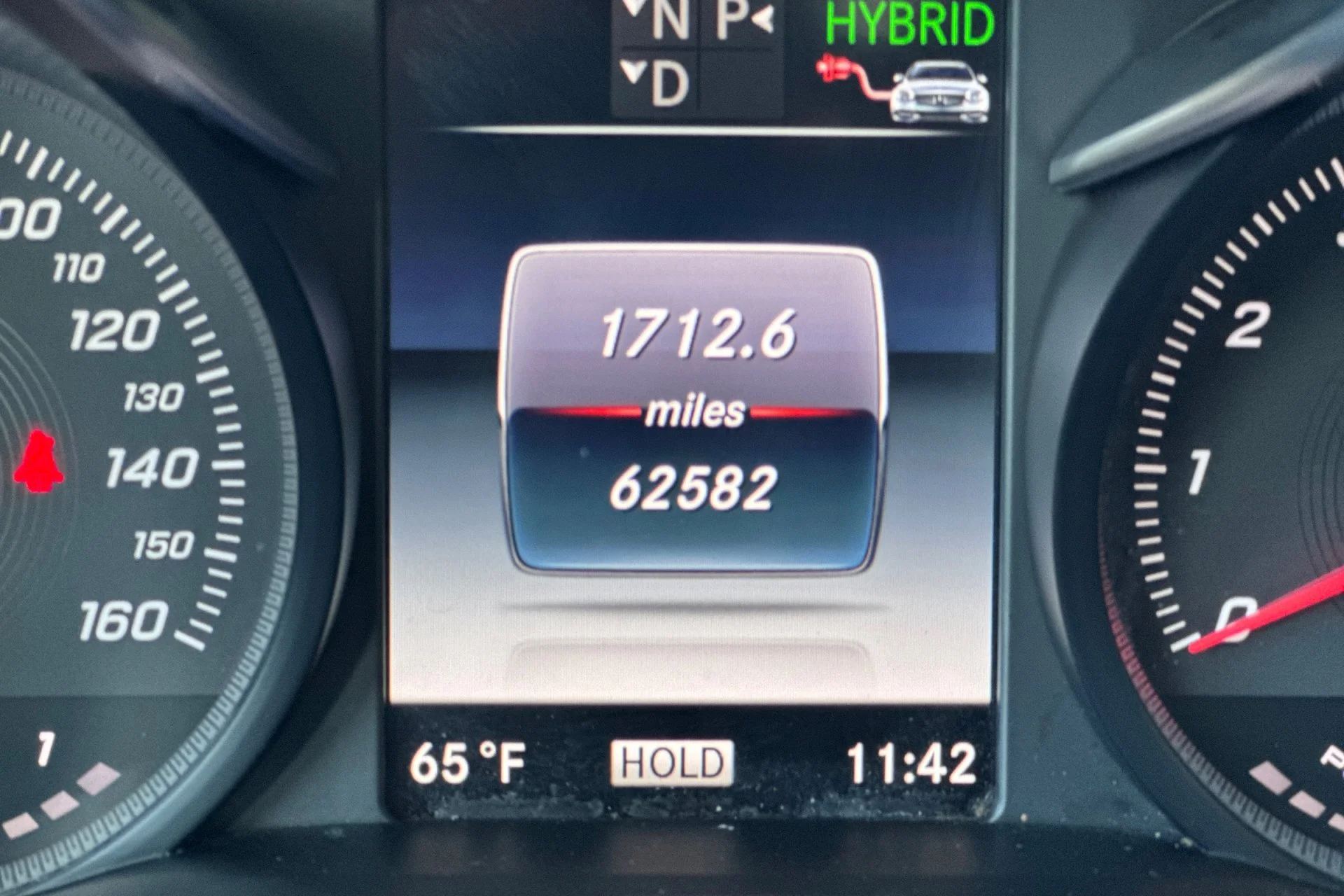Used 2019 White Mercedes-Benz GLC 350e image 28