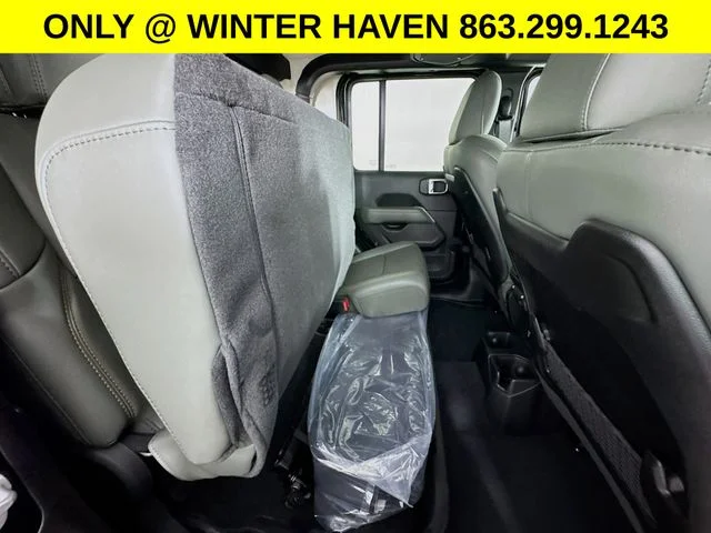 Used 2025 Black Jeep Mojave image 24