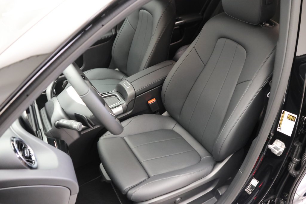 New 2026 Night Black Mercedes-Benz GLA 250 image 38