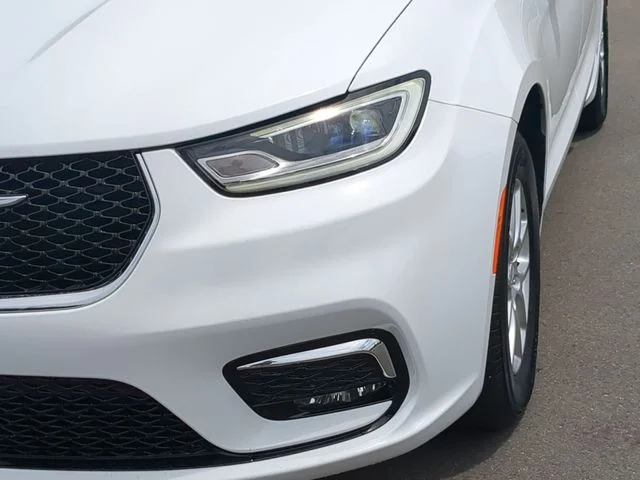 2026 Chrysler Pacifica Select - Photo 23