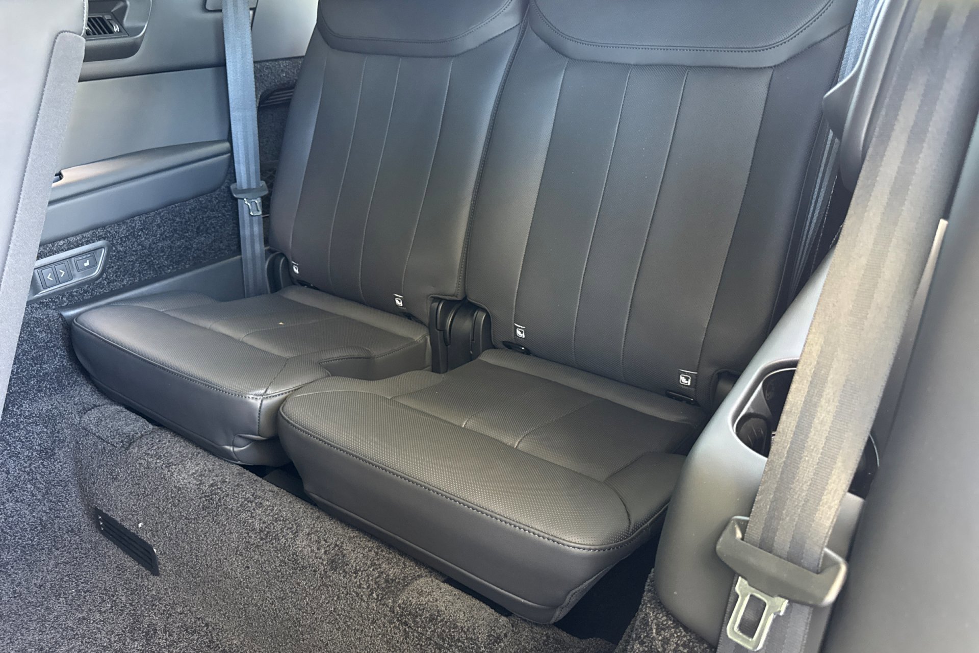 2026 Land Rover Range Rover SE - Photo 17