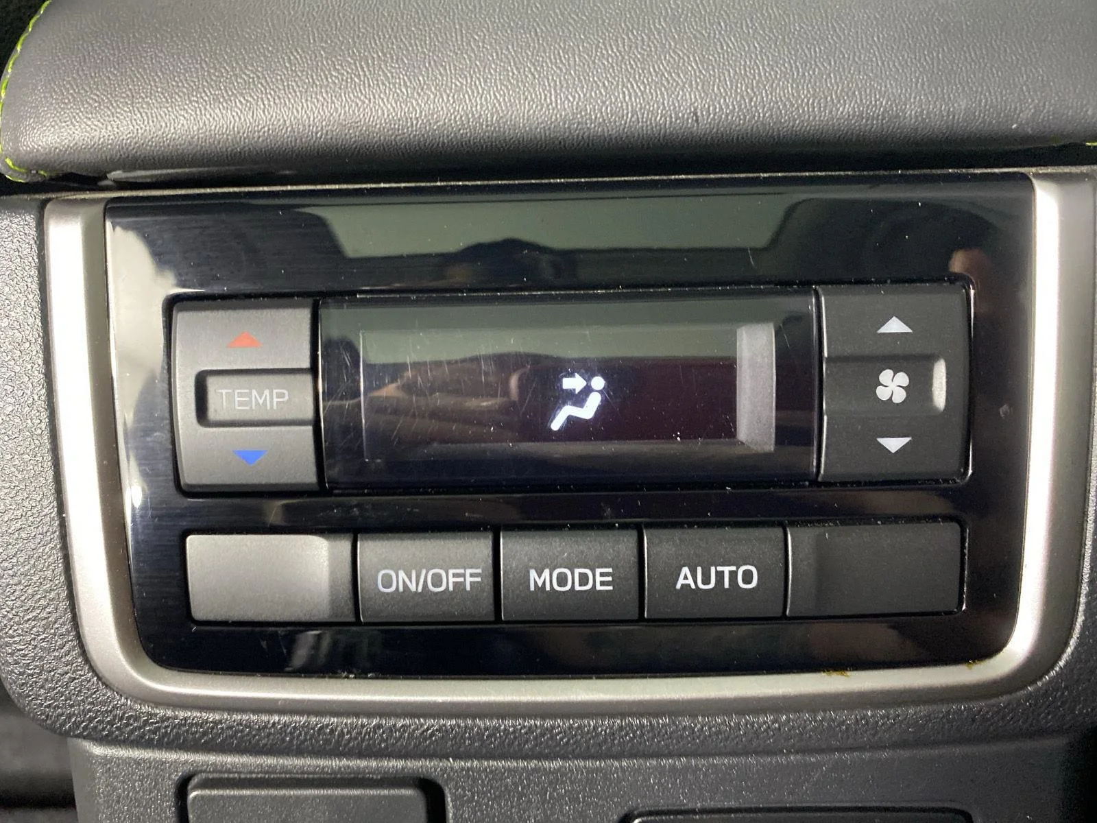 Used 2023 Crystal White Pearl Subaru Onyx Edition image 26
