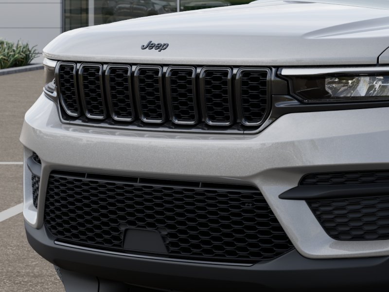 New 2025 Silver Zynith Jeep Altitude image 38