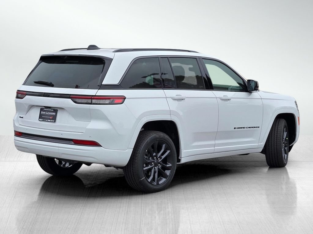 New 2026 Bright White Clearcoat Jeep Limited Reserve image 4