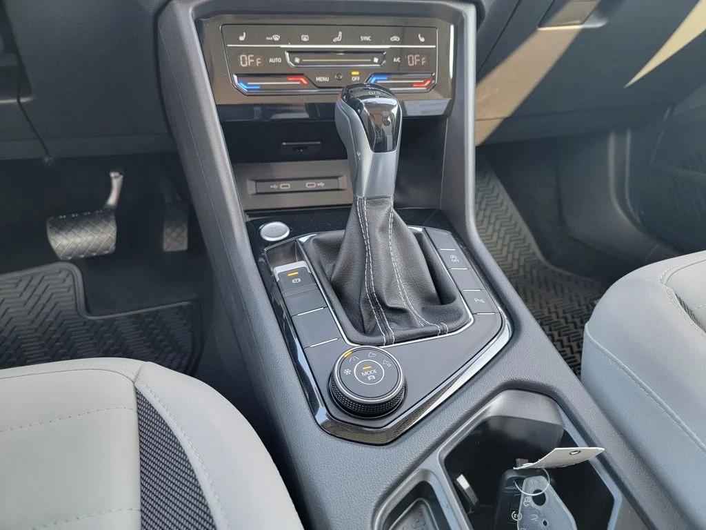 2026 Volkswagen Taos SE - Photo 36