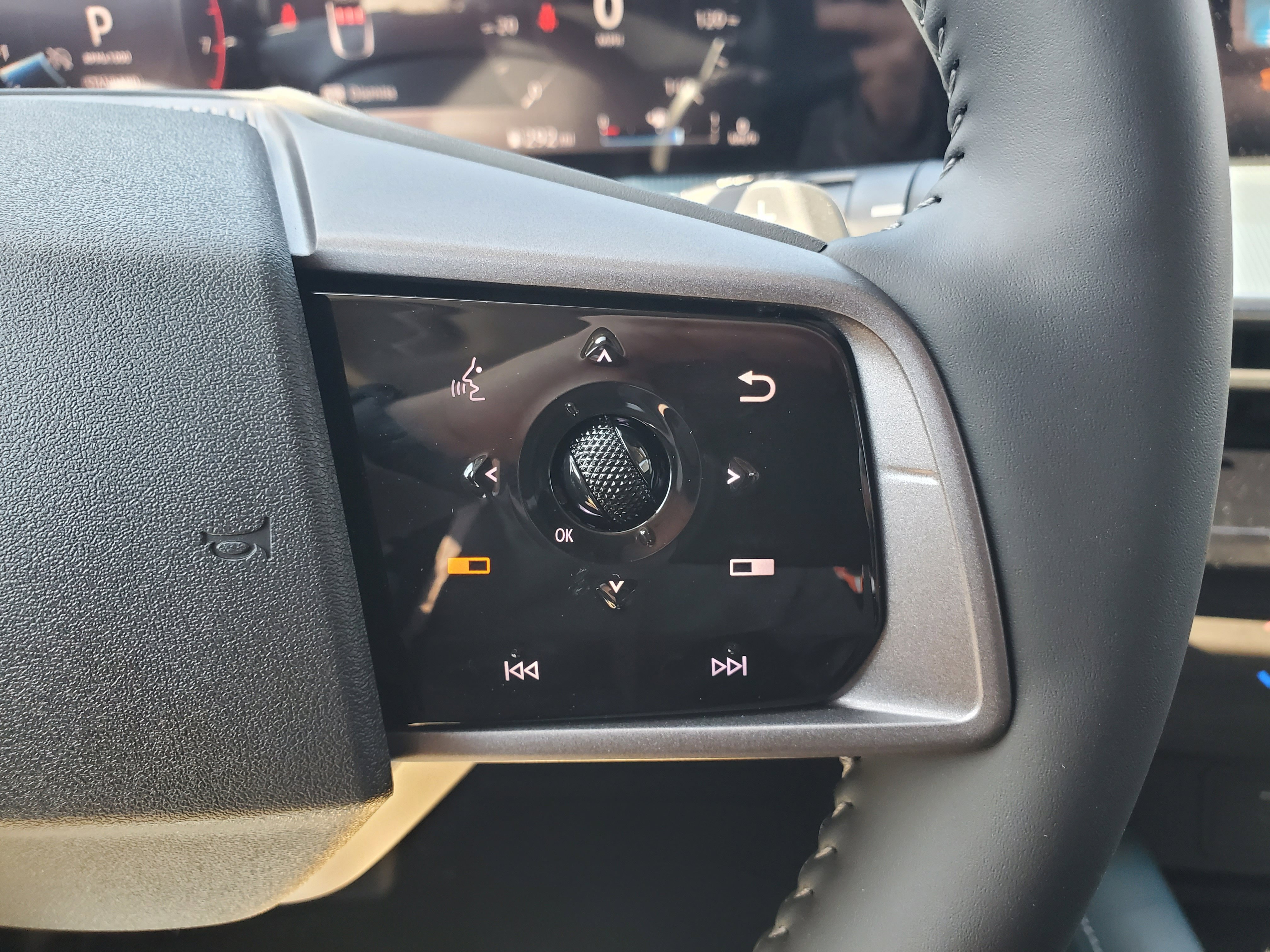 New 2026 Everest White Pearl Tricoat/Super Black Nissan Platinum image 24