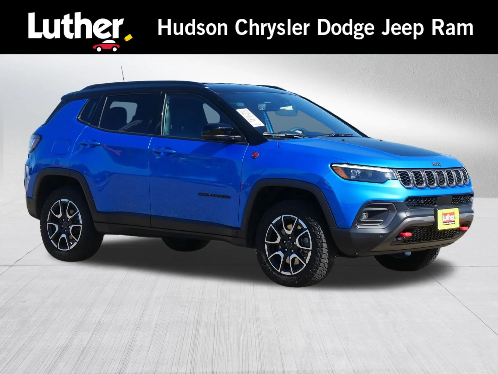 Used 2025 Hydro Blue Pearlcoat Jeep Trailhawk image 1