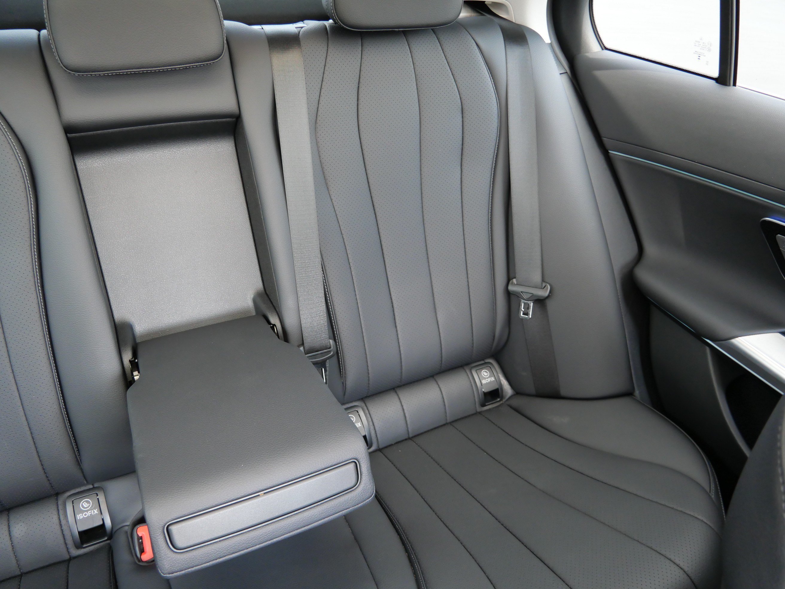 2025 Mercedes-Benz E-Class E350 - Photo 14