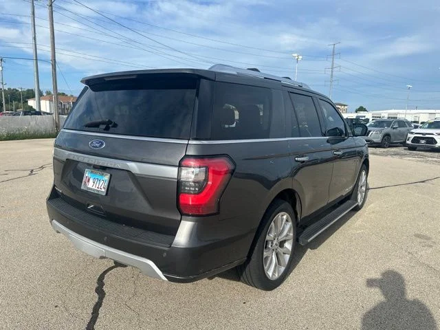 Used 2018 Magnetic Ford Platinum image 4