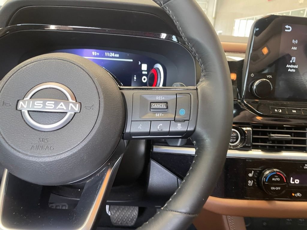 Used 2024 Black Nissan Platinum image 15