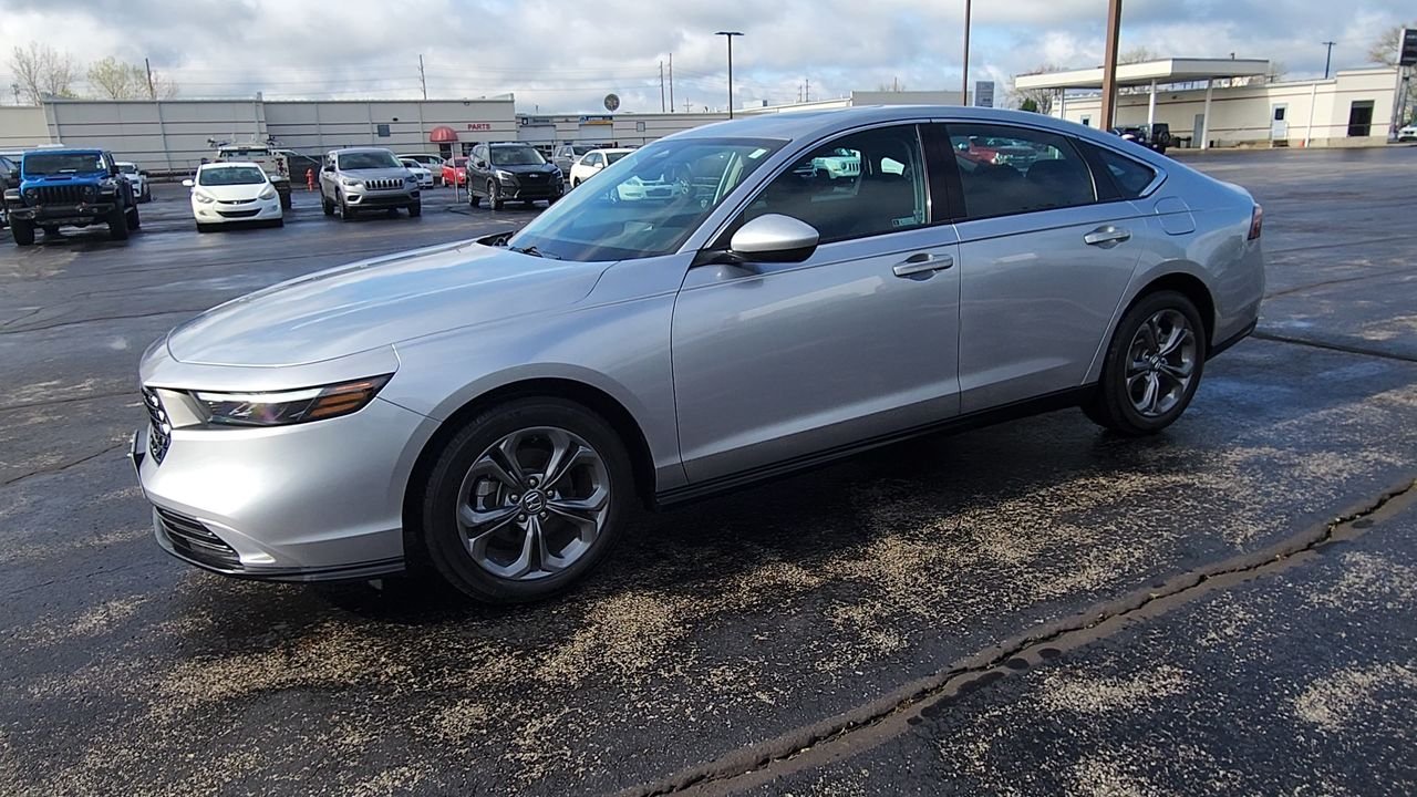 Used 2024 Silver Honda EX image 4