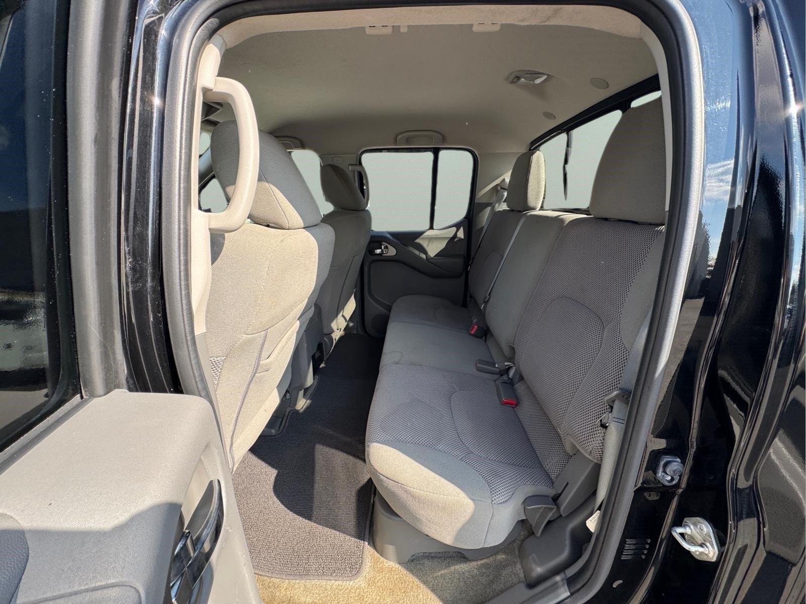 Used 2018 Magnetic Black Nissan SV V6 image 13