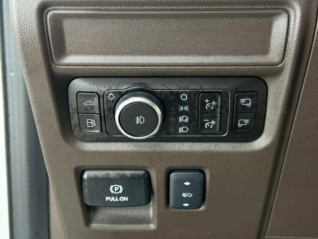Used 2025 Star White Ford King Ranch image 41