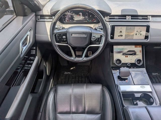 Used 2021 Black Land Rover R-Dynamic HSE image 18