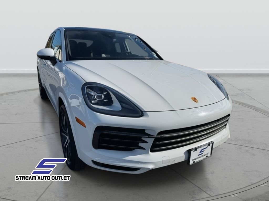 2023 Porsche Cayenne Coupe Platinum Edition photo 2