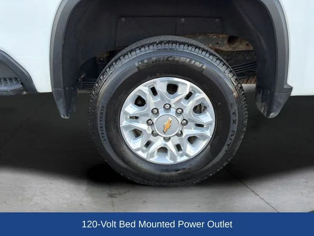 Used 2025 White Chevrolet LT image 31