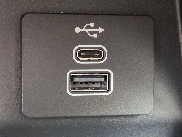 New 2026 Carbonized Gray Metallic Ford XLT image 21