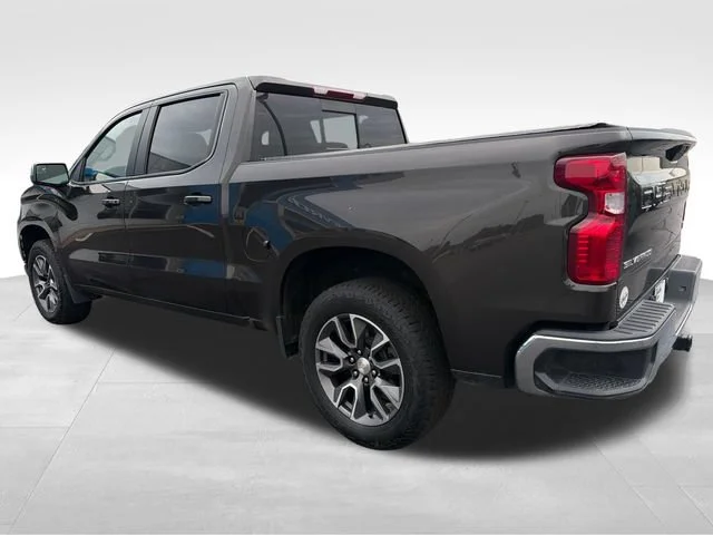 Used 2021 OXFORD BROWN METALLIC Chevrolet LT image 3