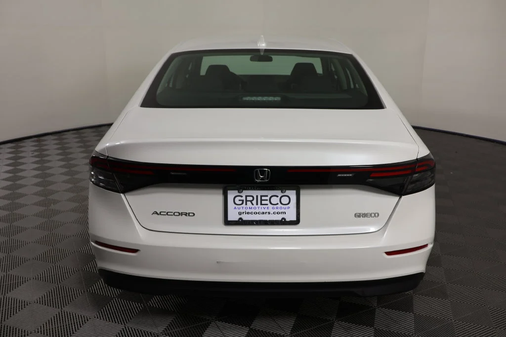 Used 2024 Platinum White Pearl Honda LX image 7