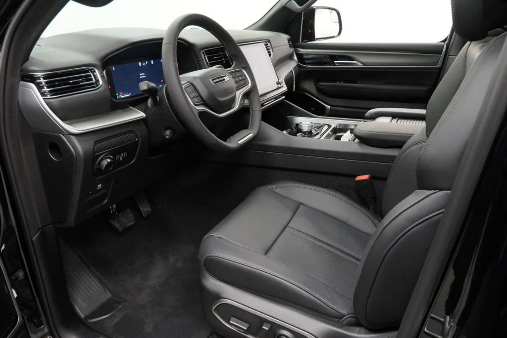 New 2026 High Gloss Black Exterior Paint Jeep Limited Altitude image 16