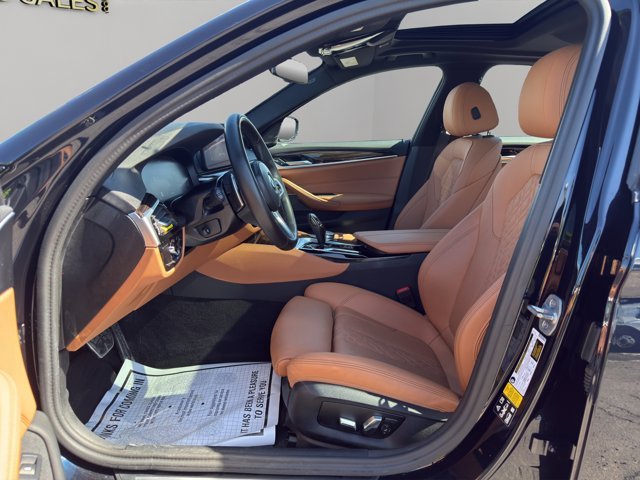 Used 2023 Carbon Black Metallic BMW 530i xDrive image 9