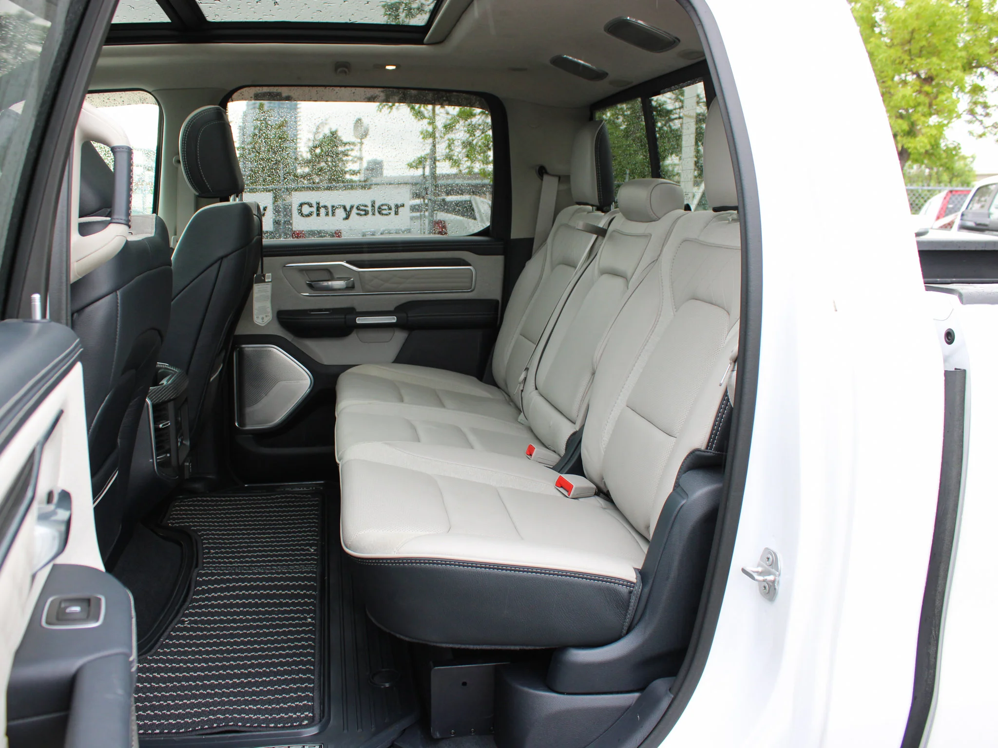 Certified Used 2022 White RAM Limited * No Accidents | HEMI V8 | Trailer Tow | Adaptive Cruise | Apple CarPlay | Bedliner image 20