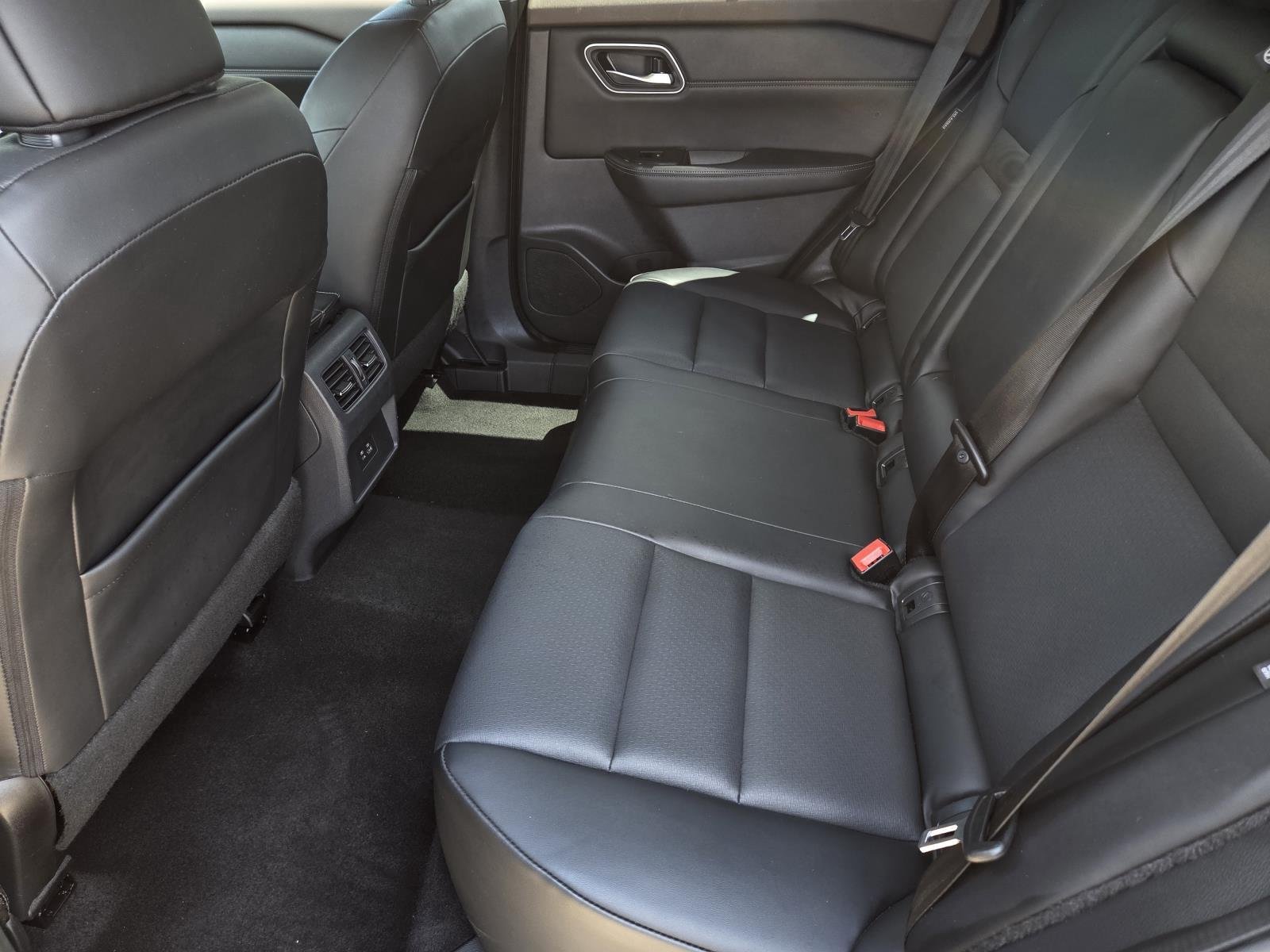 Used 2021 Super Black Nissan SV image 30