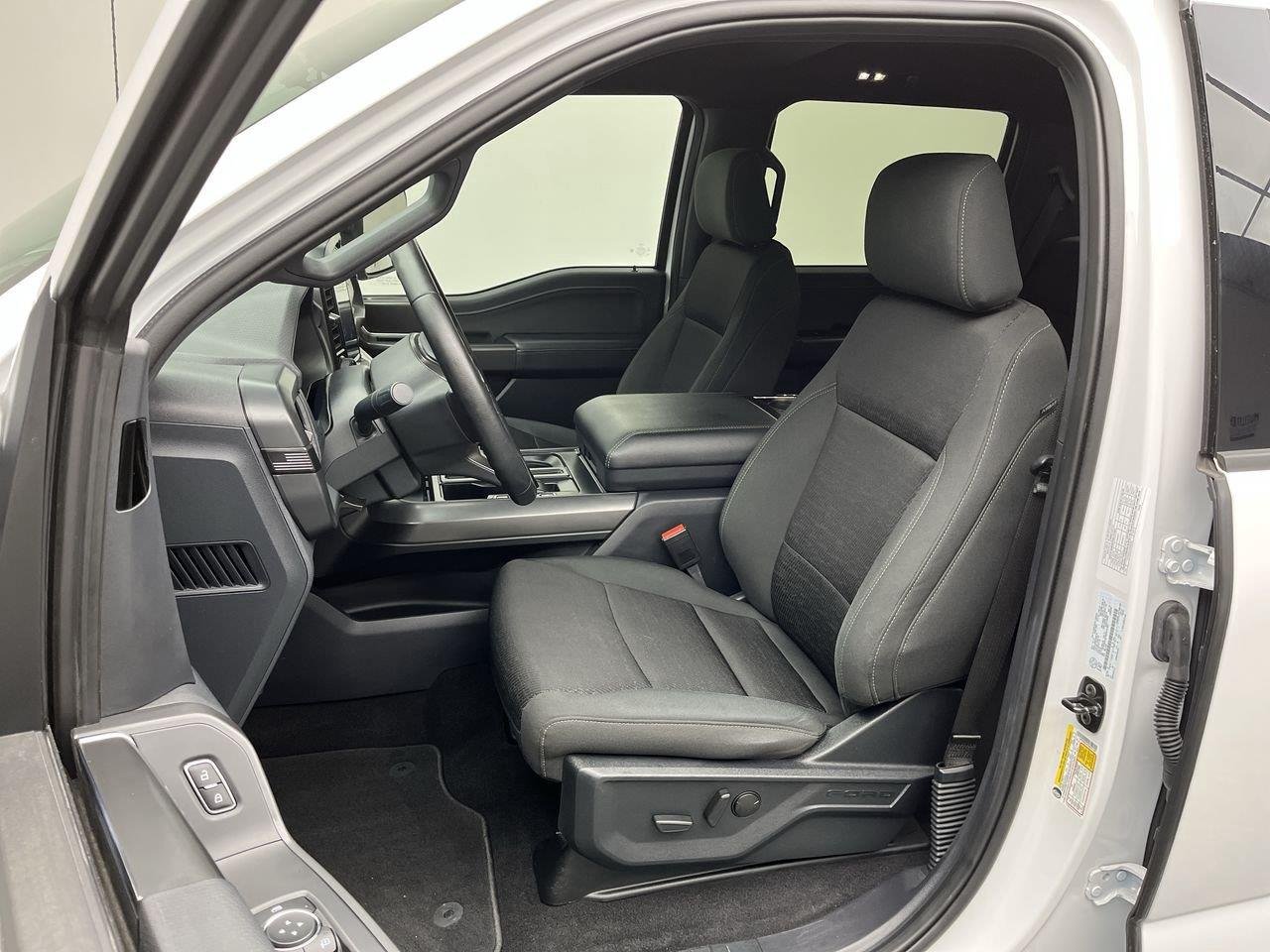 Used 2024 Oxford White Ford XLT image 12