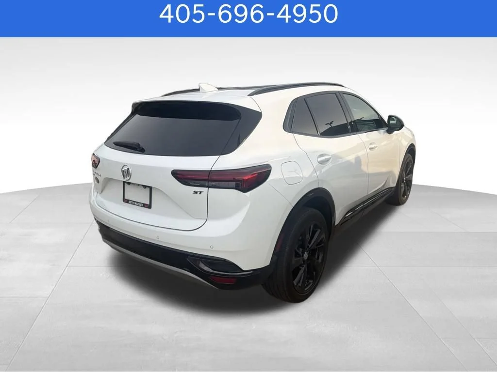 Pre-Owned 2023 Buick Envision Essence