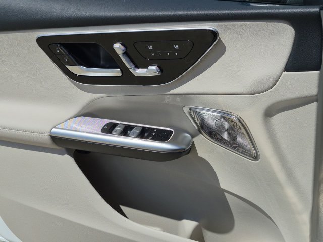 New 2027 Polar White Mercedes-Benz GLC 300 image 54