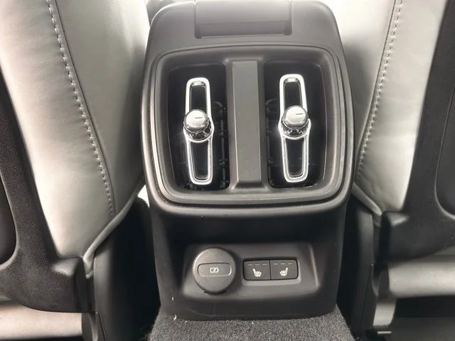 Used 2024  Polestar Long Range Dual Motor image 27