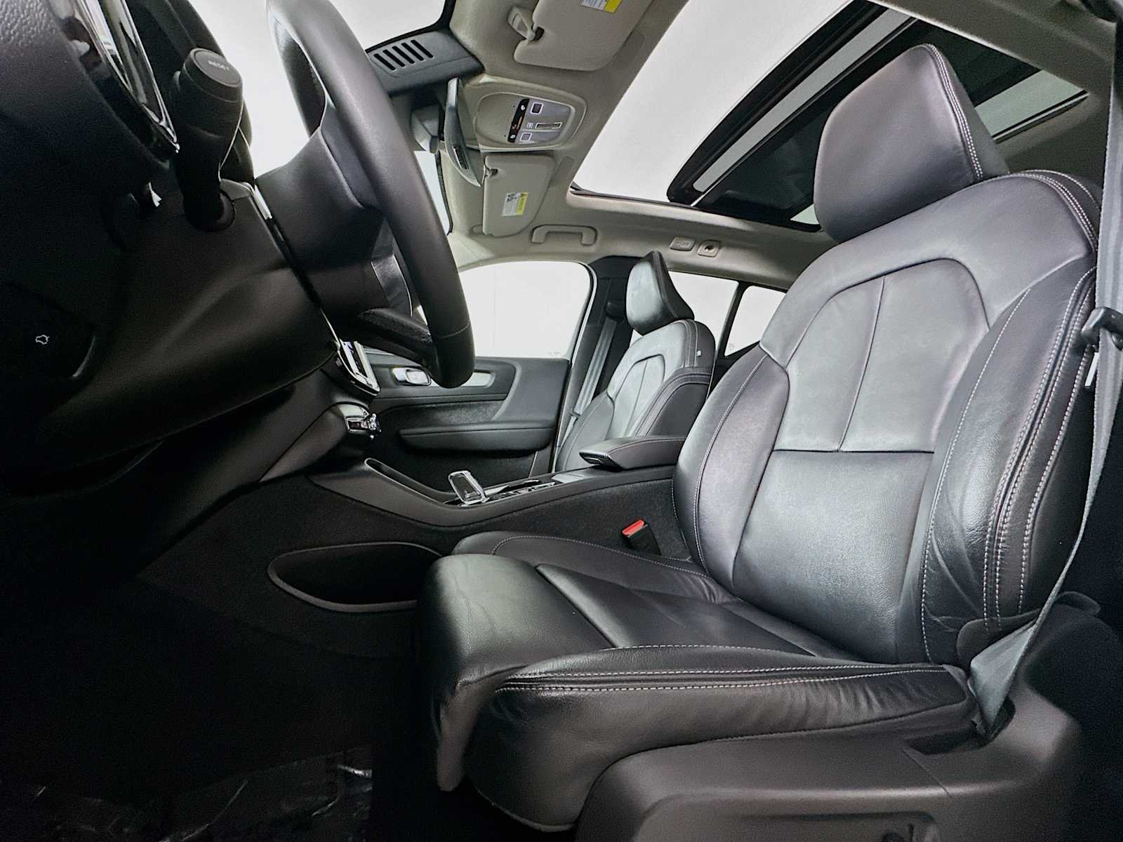 Certified Used 2023 Crystal White Volvo Plus image 19