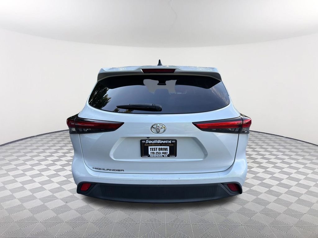 Used 2022 Beige Toyota L image 6