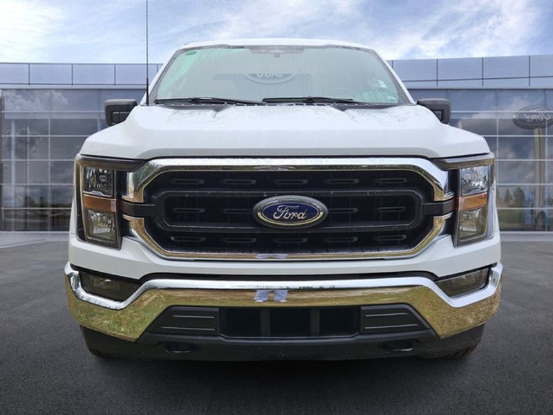 Used 2023 Oxford White Ford XLT image 3