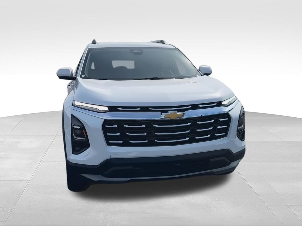 Used 2025 White Chevrolet LT image 3
