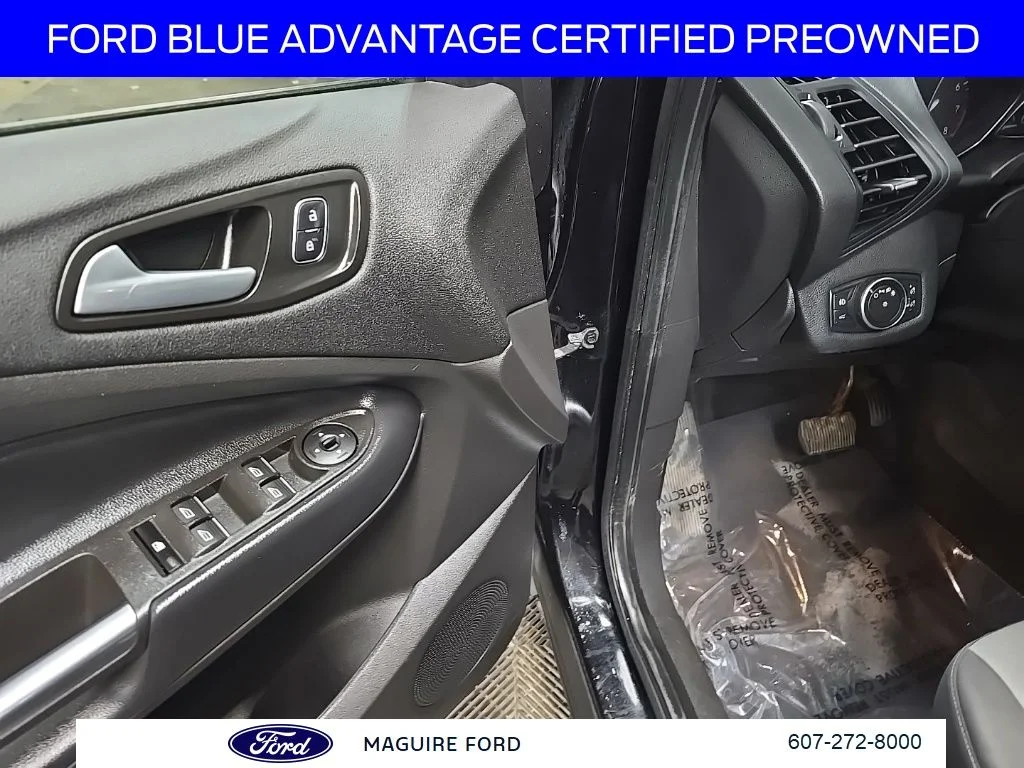 Used 2019 Black Ford SE image 31