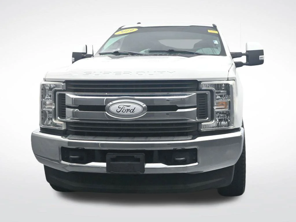Used 2019 Oxford White Ford XLT image 2