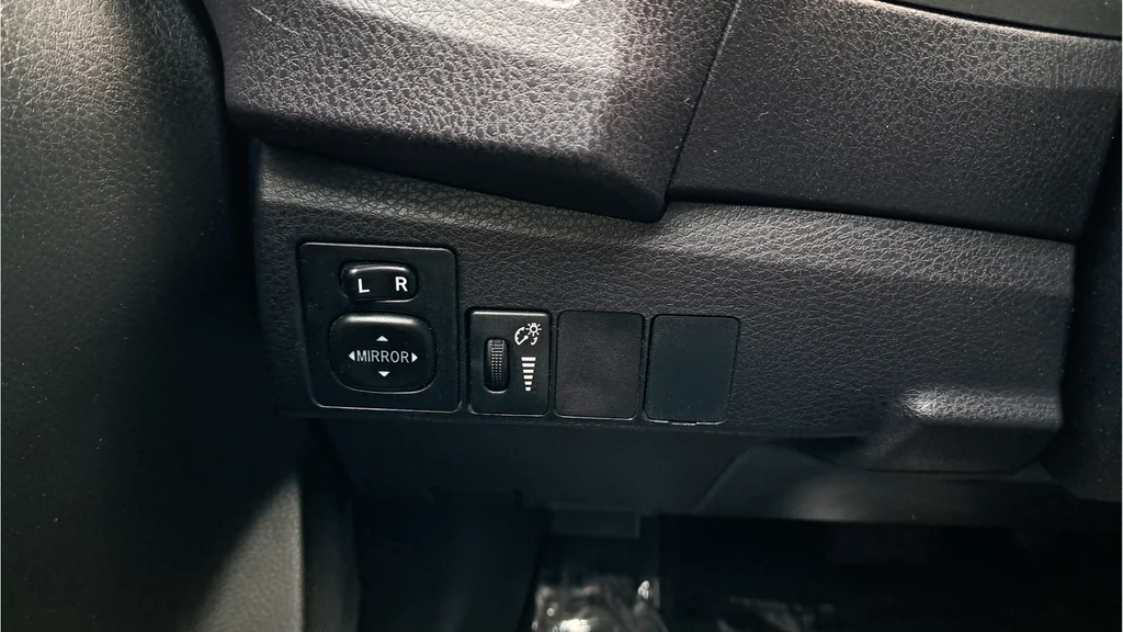 Used 2016 Blue Toyota S image 18