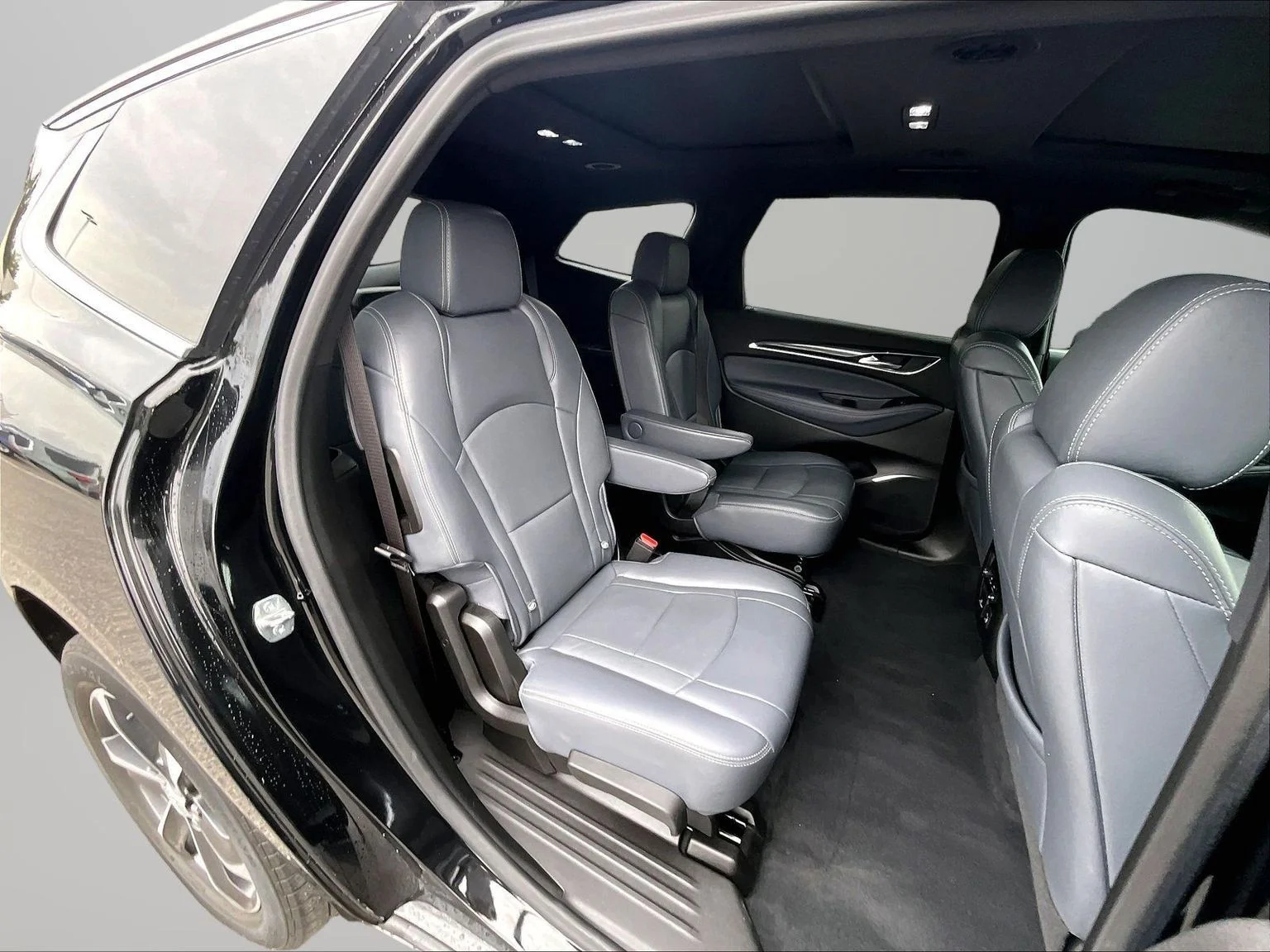 Used 2022 Black Buick Essence image 28
