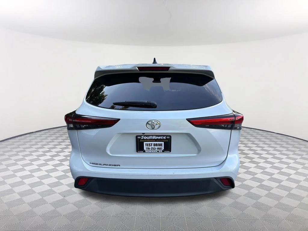 Used 2022 Beige Toyota L image 6
