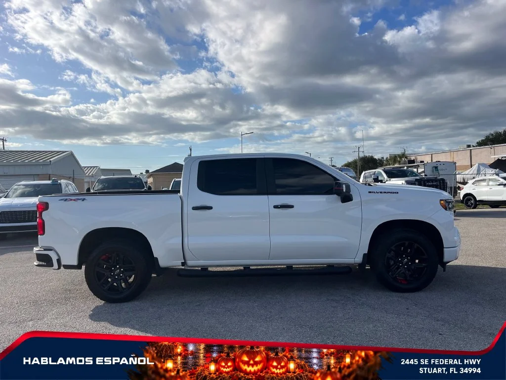 Used 2025 Summit White Chevrolet RST image 8