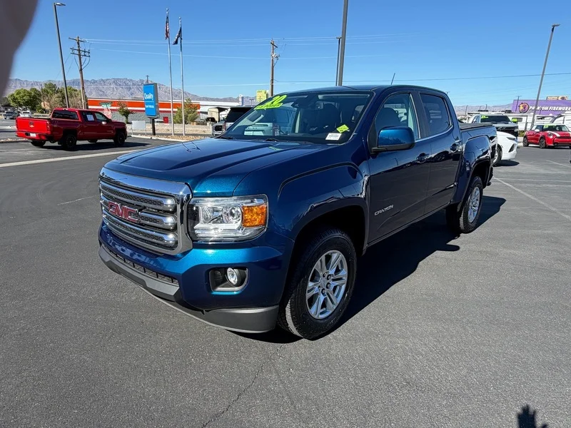 Used 2020 BLUE EMERALD METALLIC GMC 2WD SLE image 7