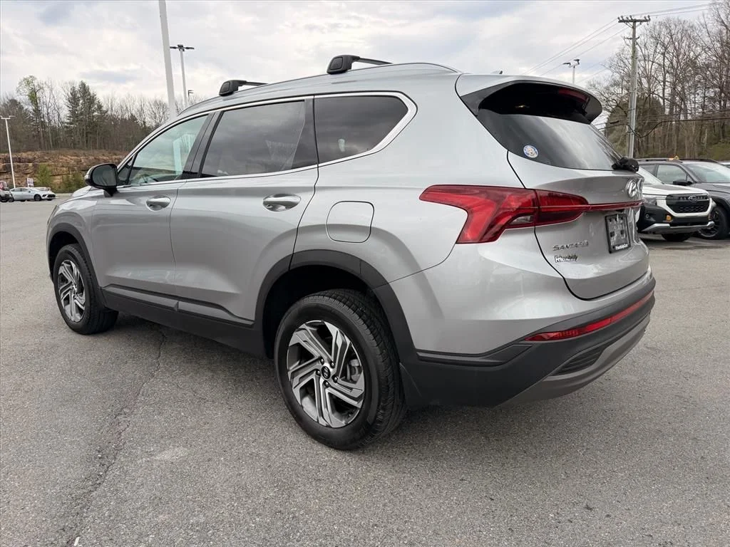 Used 2023 Silver Hyundai SEL image 5