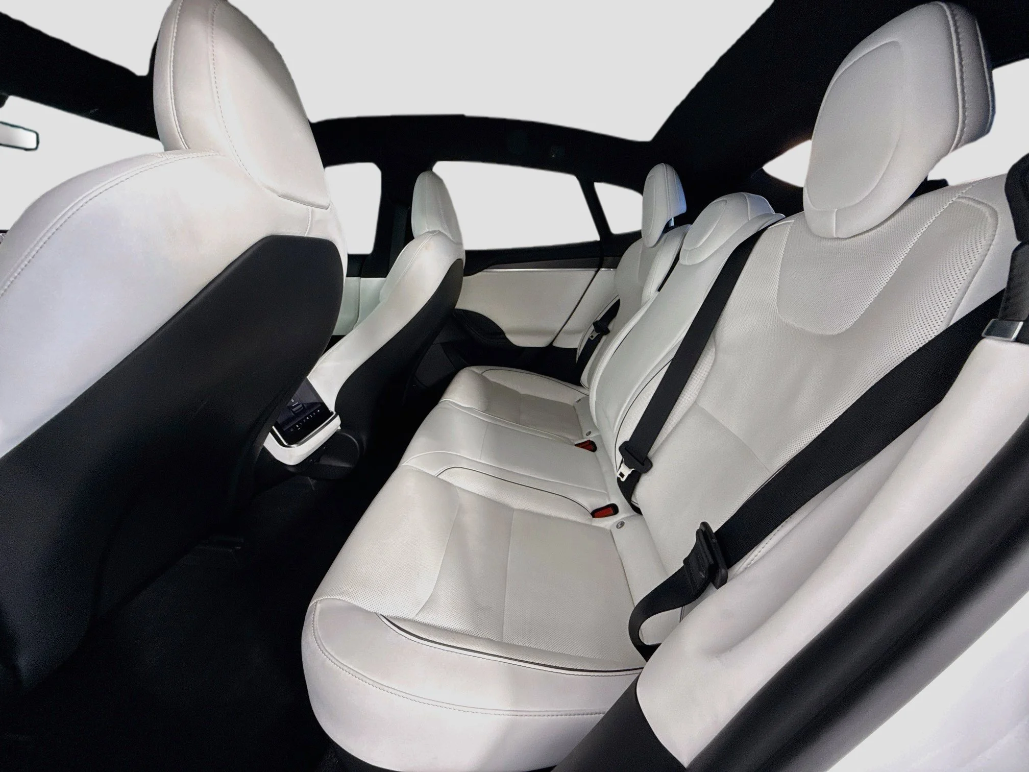 Used 2022  Tesla Plaid image 27
